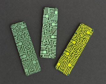 Circuit Board Bookmark: Unique Book Accent, Customizable Colors, Durable PLA