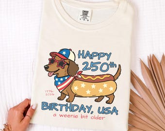 Camiseta Comfort Colors Wiener Dog 4 de julio Dachshund Hot Dog Regalo patriótico para amantes de los perros Camiseta de cumpleaños de EE. UU. Celebración de Estados Unidos 250
