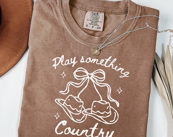 Camiseta Comfort Colors Play Something Country, camiseta de concierto de música country, camiseta vaquera para festival de música de verano, camiseta con estampado western coqueto