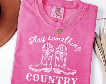 Camiseta Comfort Colors Play Something Country, camiseta de concierto de música country, camiseta vaquera para festival de música de verano, camiseta con estampado western coqueto