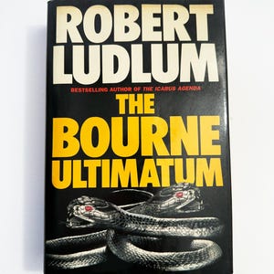The Bourne Ultimatum by Robert Ludlum 1990 Vintage Book
