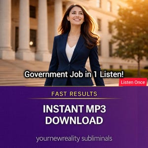 Può includere: Una donna in blazer blu navy sorride davanti a un edificio governativo. Il testo recita "Government Job in 1 Listen!" e "Instant MP3 Download". Uno striscione viola indica "Fast Results" e "Listen Once".