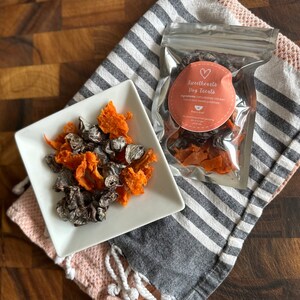 Sweethearts Dog Treats (Dehydrated Chicken Heart + Sweet Potatoes)