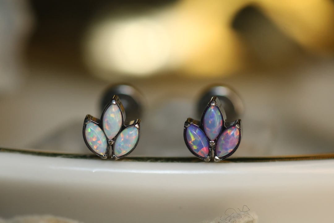 Vegolita 16G 18G 20G 3PCS G23 Titanium Push In Labret Monroe Stud Threadless Lip Ring Opal CZ Nose Stud Pure Titanium For Sensitive Skin Cartilage Helix Tragus Earrings Stud 6MM 8MM