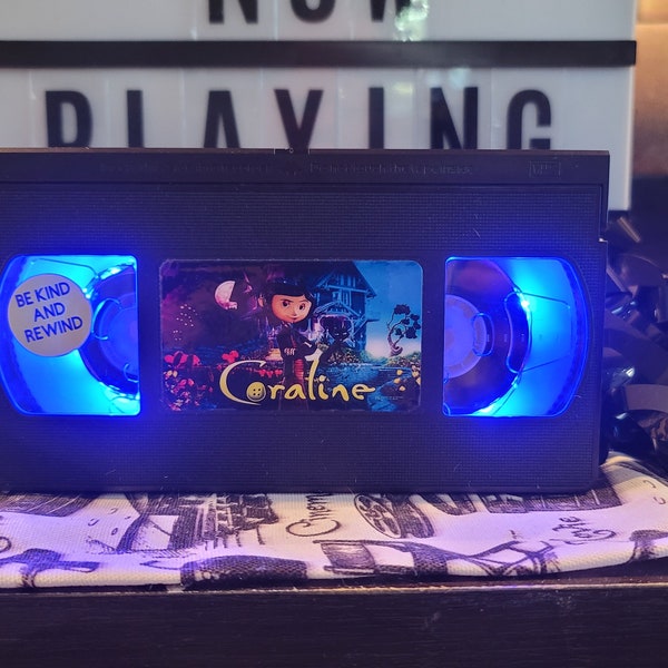 Lampe vidéo VHS Coraline