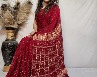 Tenue de mariage sari en pure soie gajji, tissage zari chokda sur pallu et motif bandhej fait main, livré avec chemisier gajji