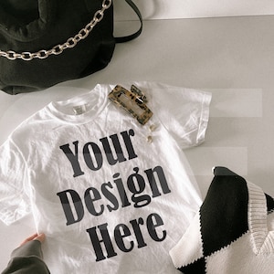 Comfort Colors C1717 vit Mockup - Vår/Sommar Mockup - Livsstil Oversized Skjorta Mockup - Trendig Y2K Estetisk Mockup bild 1