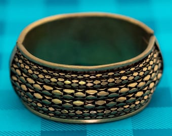 Vintage Egyptian Gold Tone Hinged Bangle 7 Inch - Z19 - Etsy