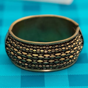 Ägyptischer Goldfarbener Armreif mit Scharnier 18 cm - Z19