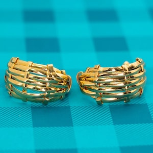 Vintage Gold Tone Intricate Medieval Knot Hoop Earrings - Z4