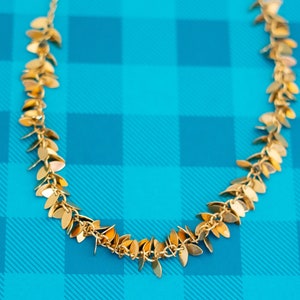 Vintage Gold Tone Art Nouveau Dangling Leaves Choker Necklace 15 inch by Avon - Z5