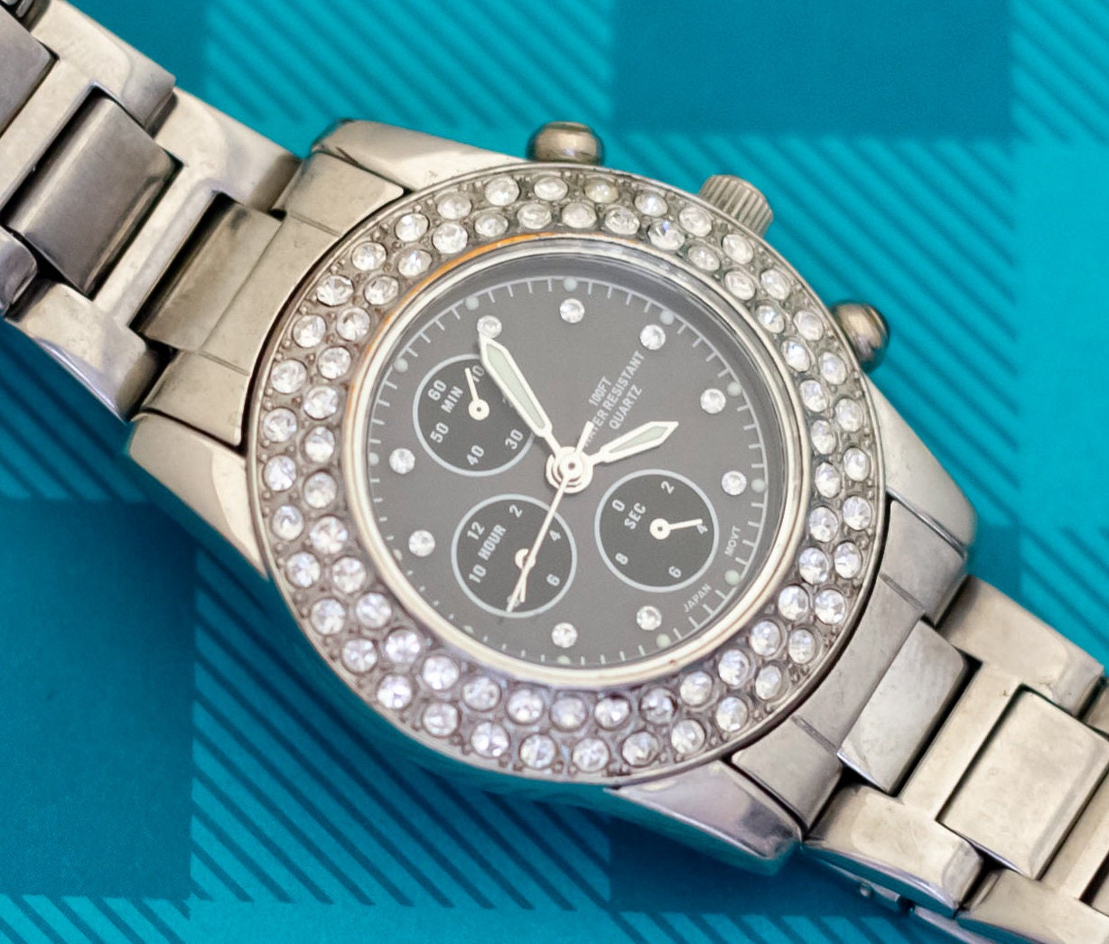 7 Inch, Vintage Stylized Modern Fashion Silver Tone Watch