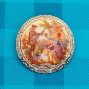 Vintage Renaissance Picnic Brooch - Z1