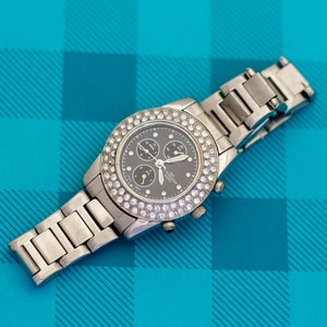 7 inch, Vintage Stylized Modern Fashion Silver Tone Watch - Z28