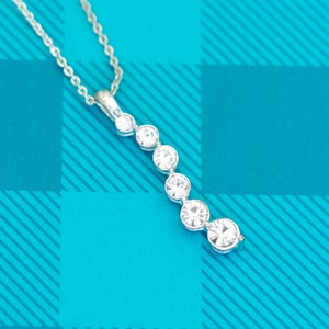 18 inch, Vintage Clear Rhinestones Drop Silver Tone Necklace by Avon - Z26