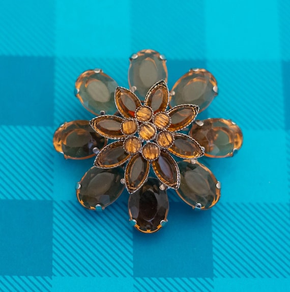 Vintage Art Deco Faux Gem Floral Intricate Brooch… - image 1