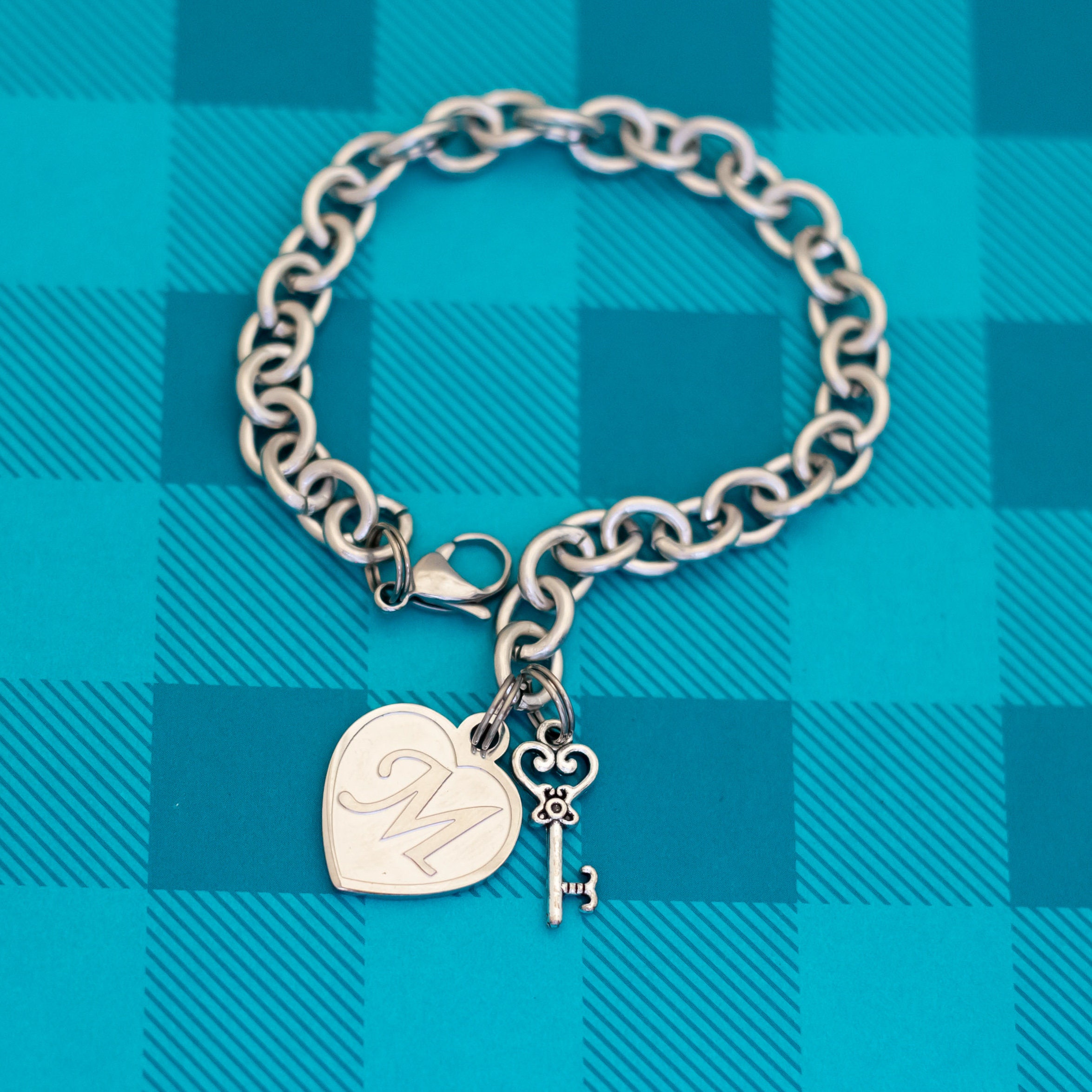 【人気】Heart Charm Bracelet ブレスレット heart charm bracelet～ﾊｰﾄﾁｬｰﾑﾌﾞﾚｽﾚｯﾄ | flower／フラワー公式通販