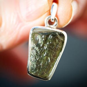 Natural Moldavite Pendant 925 Stealing silver pendant raw moldavite pendant handmade gemstone pendant Moldavite Necklace Authentic moldavite