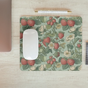 Vintage strawberry print mouse pad. Strawberries stationary. Mousepad