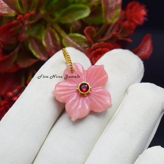 【専用】✴︎14kgfフラワーカービングチャーム2点 14K Gold Carved Pink Opal Flower Charm, 14K Gemstone Flower