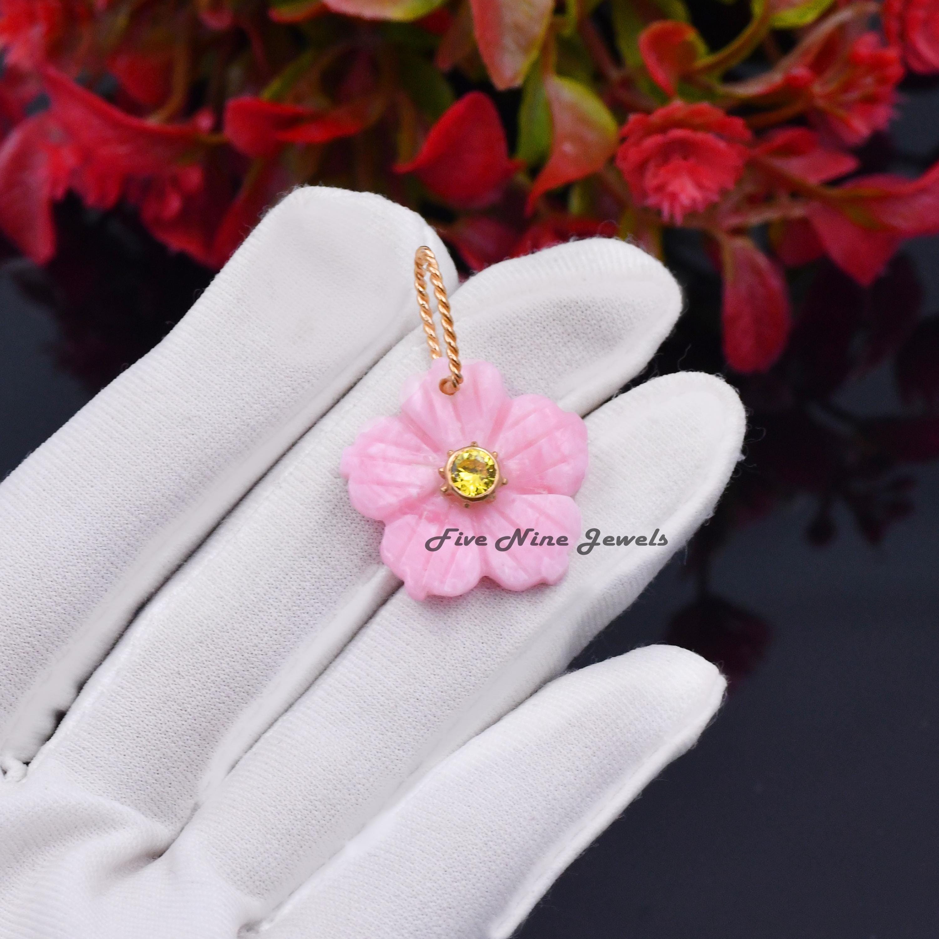 【専用】✴︎14kgfフラワーカービングチャーム2点 14K Gold Carved Pink Opal Flower Charm, 14K Gemstone Flower