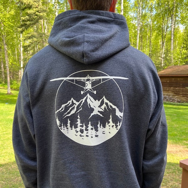 Sudadera con capucha gris "Vuela por encima de las montañas"