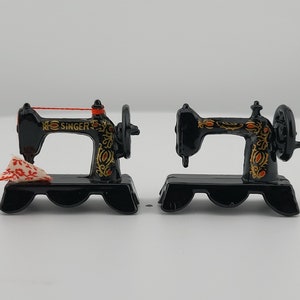 Vintage Miniature Singer Sewing Machine 2 Styles