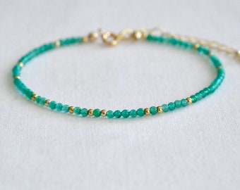 Bracelet délicat en perles d'aventurine verte : bracelet bohème à empiler