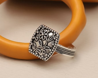 Anel de prata com flor boho, anel de filigrana para mulheres, anel artesanal, anel de prata texturizado de tamanho único, presente de Natal para ela, anel de prata com flor
