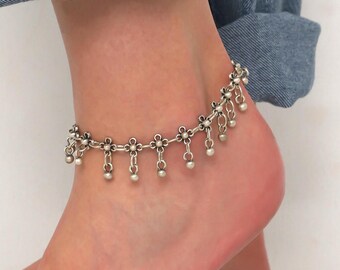 Silver Flower Dangle Anklet,Boho Charm Ankle Bracelet,Minimalist Floral Foot Jewelry