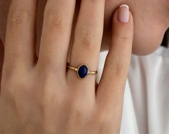14K Gold Vintage Lapis Lazuli Ring, Shiny Oval Lapis Ring, Unique Vintage Ring, Handmade Dainty Ring, Statement Delicate Ring, Gift for Her