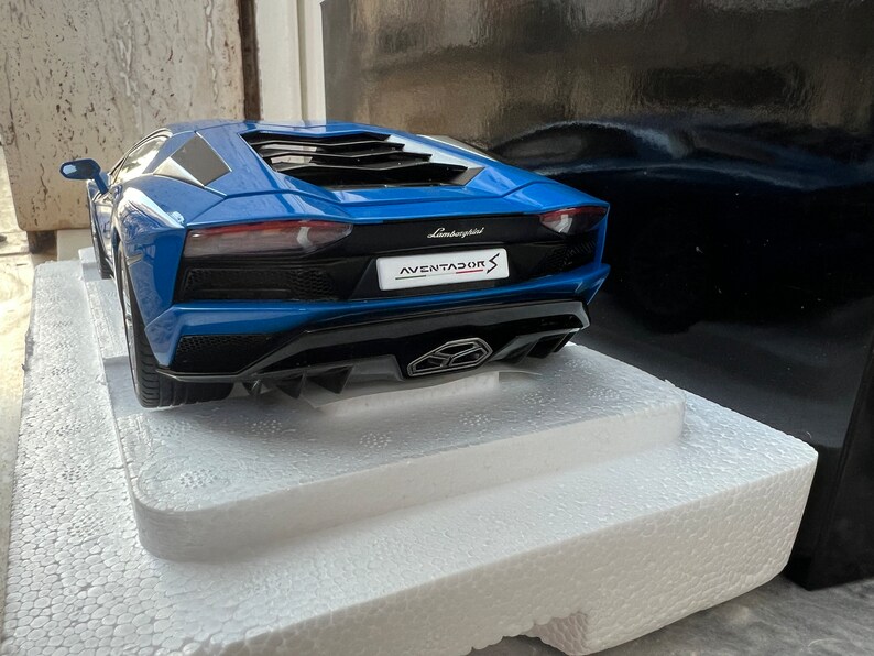 AUTOart 1:18 Lamborghini Aventador S Année De Construction 2017 Perl Jaune 79132