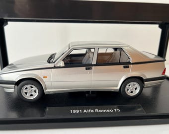 Alfa Romeo 75 1991 Silver 1:18 1/18 Triple9
