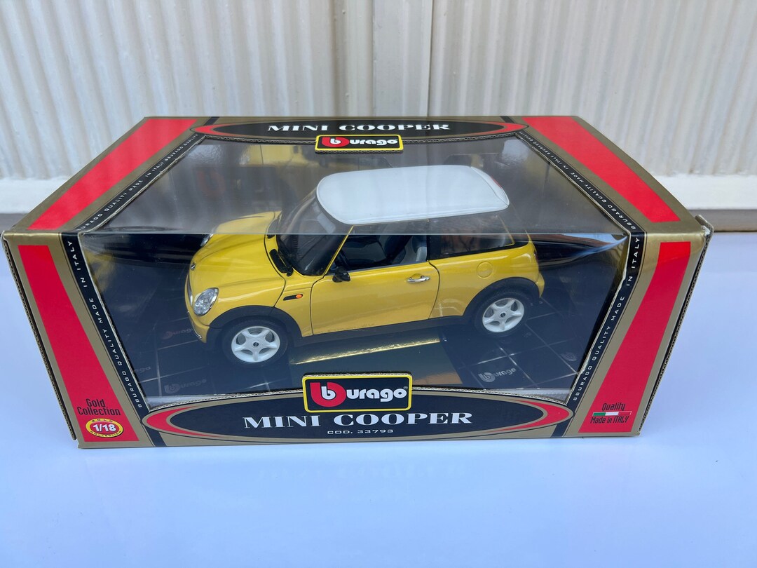 mini cooper 2000 1/18 Burago ミニクーパー　ミニカー mini cooper 2000 1/18 Burago ミニクーパー ミニカー