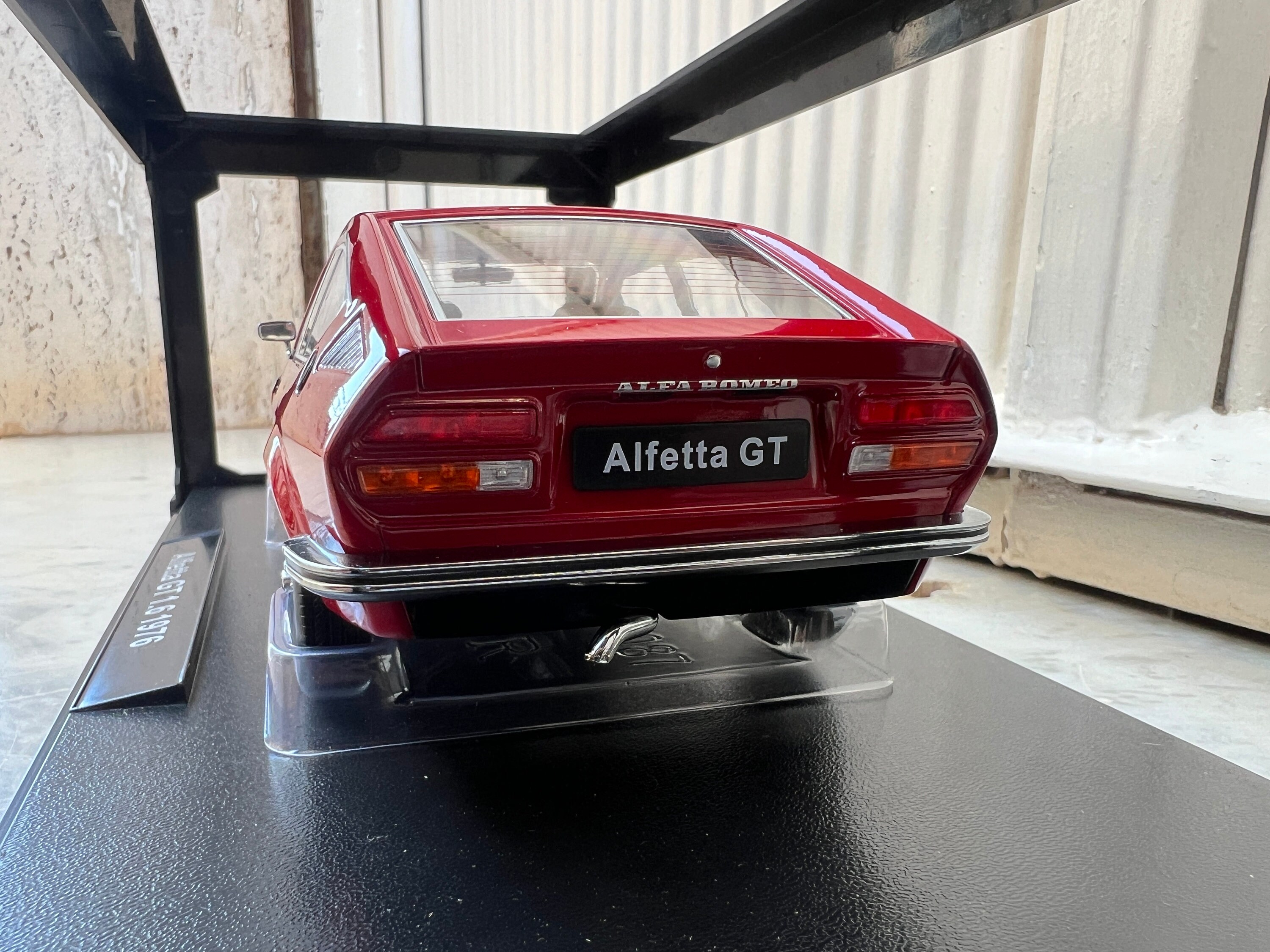アルファ ロメオ アルフェッタ GT 1.6 1976 1:18 KK スケール 1/18