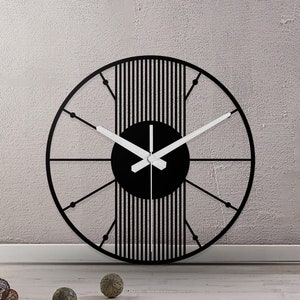 Oversized Black Metal Wall Clock: Modern Minimalist Home Decor