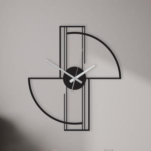 Minimalistische Wanduhr aus Metall: Abstrakte geometrische Kunst, Stille Wohnkultur - Halloween Geschenk