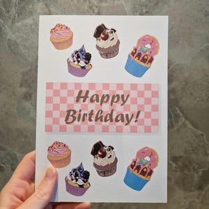 Cartão de aniversário com cupcakes, cartão de feliz aniversário, cartão de felicitações fofo