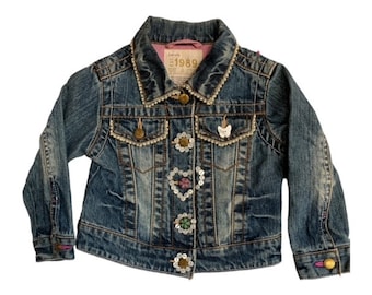 DENIM JACKET KIND 18 Monate getrimmt mit Perlen Vintage Jacke Kinder-Denim-Jacke Pearl getrimmt Jeansjacke Re-Imagined Denim Jacket