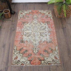 Alfombra turca, 2,3 x 3,8 pies, alfombra vintage pequeña, alfombra lisa roja y blanca.