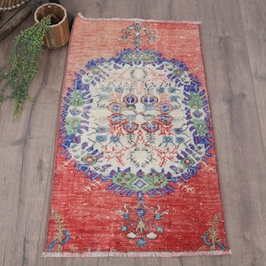 Alfombra turca, 1,9 x 3,3 pies, alfombra vintage, alfombra de lana roja lisa