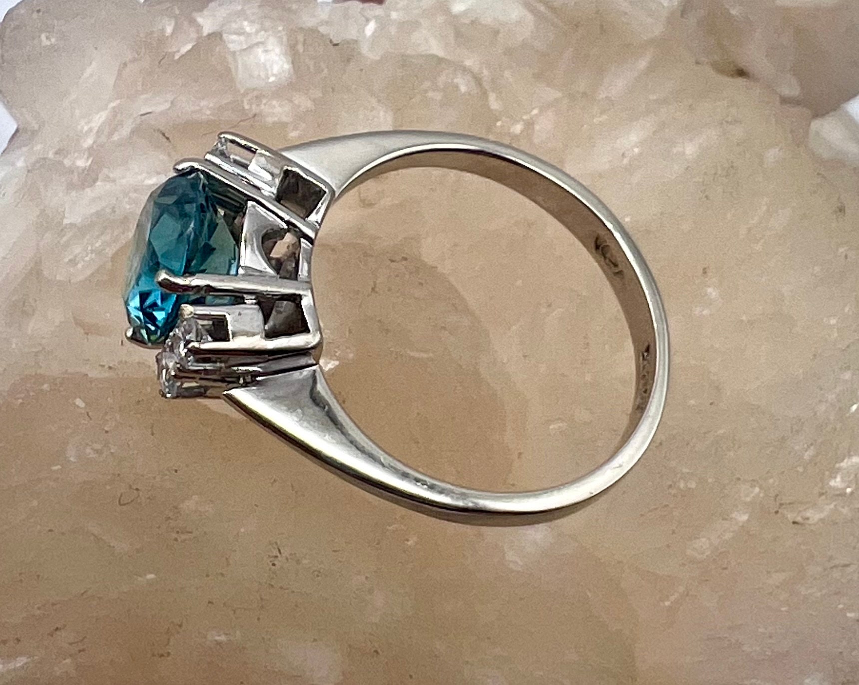 Boucles D'oreilles "Love Always" En Plaqué Or 18K Avec Zircon – Neuves Avec étiquettes