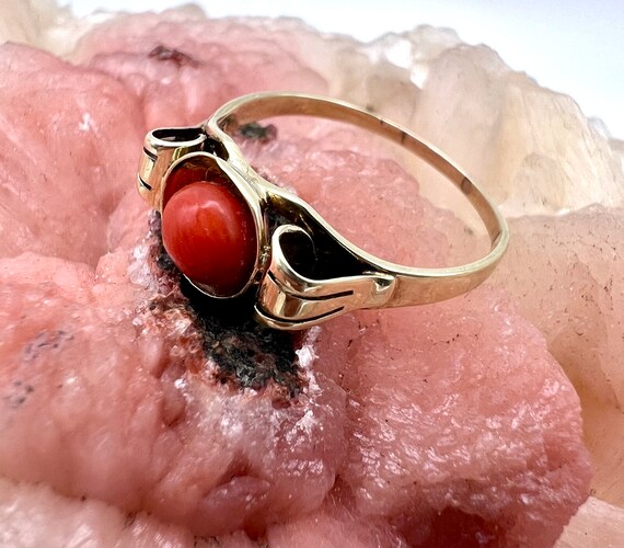 Classic coral ring 333. Yellow gold 8K. German Je… - image 9