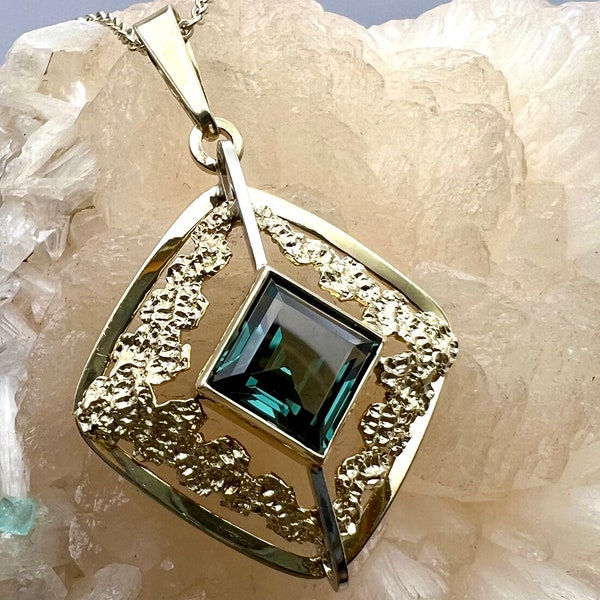 Pendentif et chaîne en tourmaline rectangle vintage en or jaune 333 - travail manuel allemand original