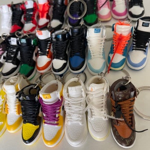 Finger sneakers hotsell