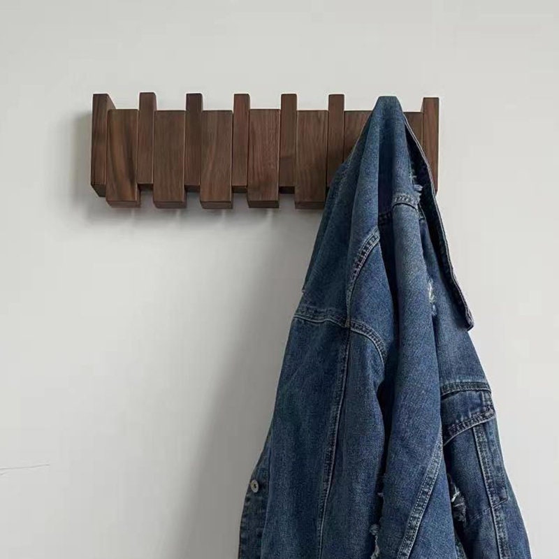 Perchero de madera montado en la pared con forma de palo redondo  multiestante de madera natural maciza con 5 ganchos modernos únicos  abatibles para
