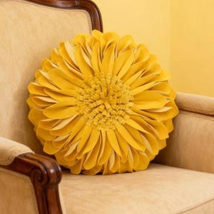 3D Flower Throw Pillow (with insert) Decorative Sunflower Accent Case Round Cushion Small Floral Pillow for Home Bed Living Room Couch Car