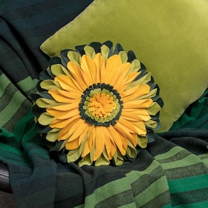 Cojín de terciopelo con diseño de girasol en 3D: decoración primaveral estilo cottagecore