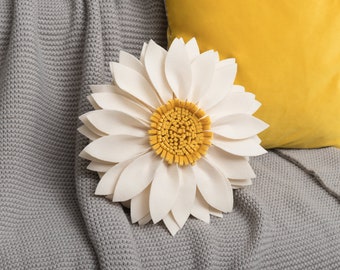 Daisy flower throw pillow/Cute flower pillows covers/Floral accent pillows/Decorative cushion/Gift for couch bed living room home decor.