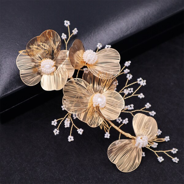 Gold leaf and bead floral hair accessory main image 1